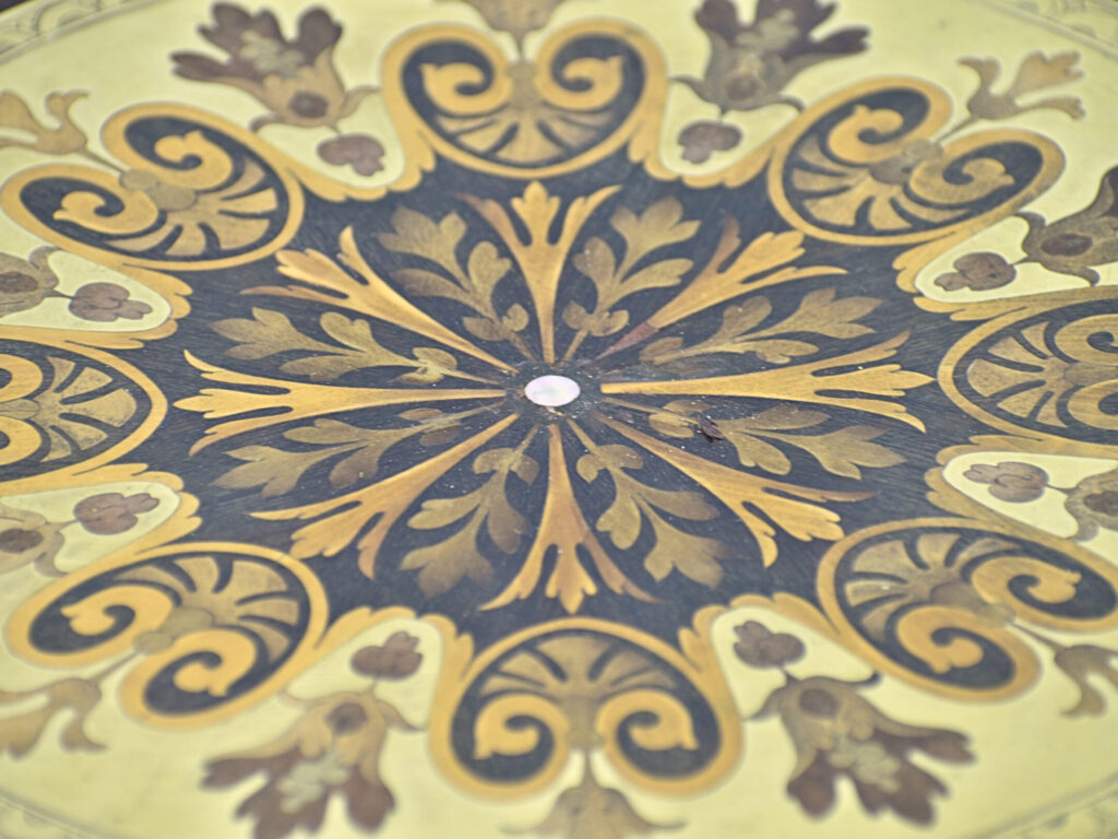 Антикварний столик-бібліотека у стилі Регентства