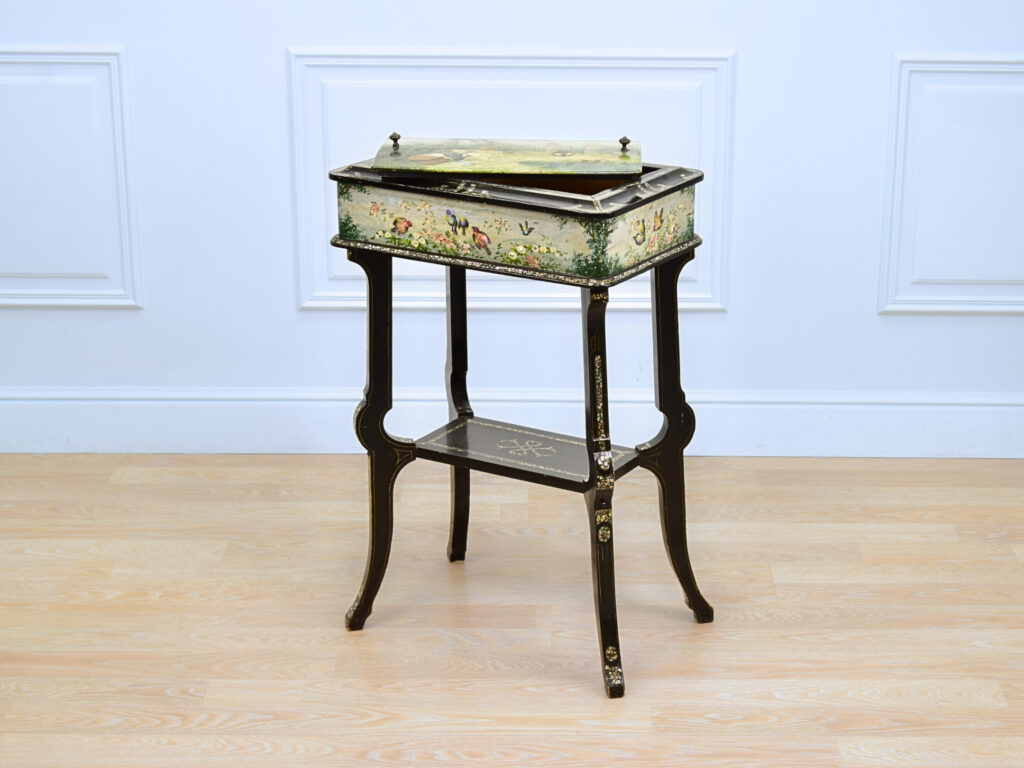 Антикварная жардиньерка в стиле Наполеона III