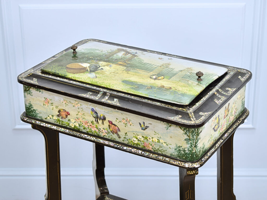 Антикварная жардиньерка в стиле Наполеона III