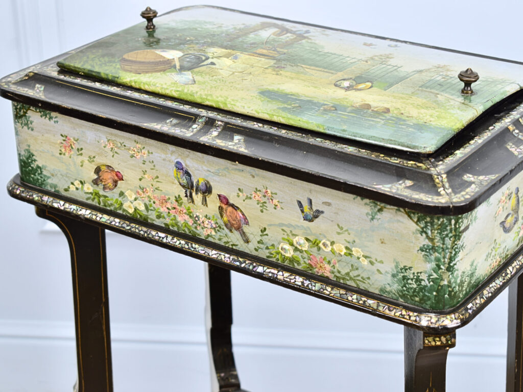 Антикварная жардиньерка в стиле Наполеона III