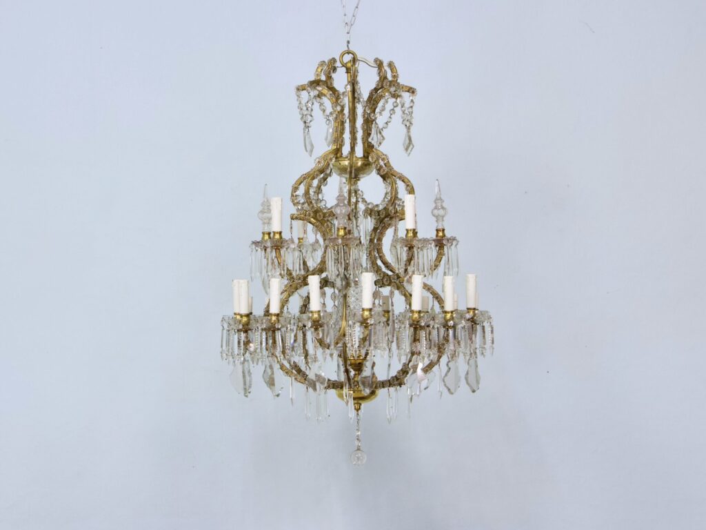 Антикварна люстра