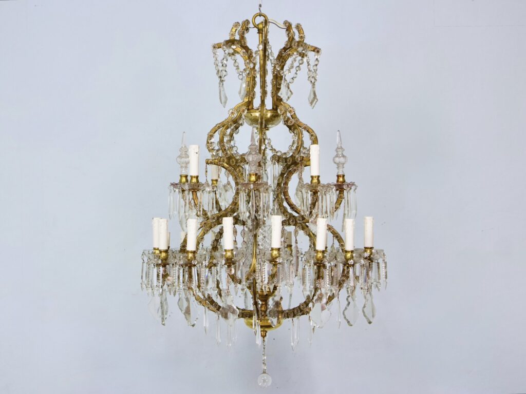 Антикварна люстра