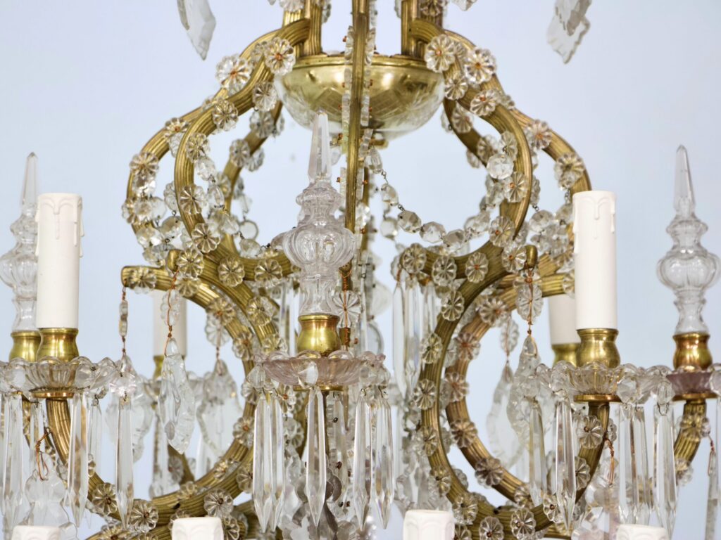 Антикварна люстра