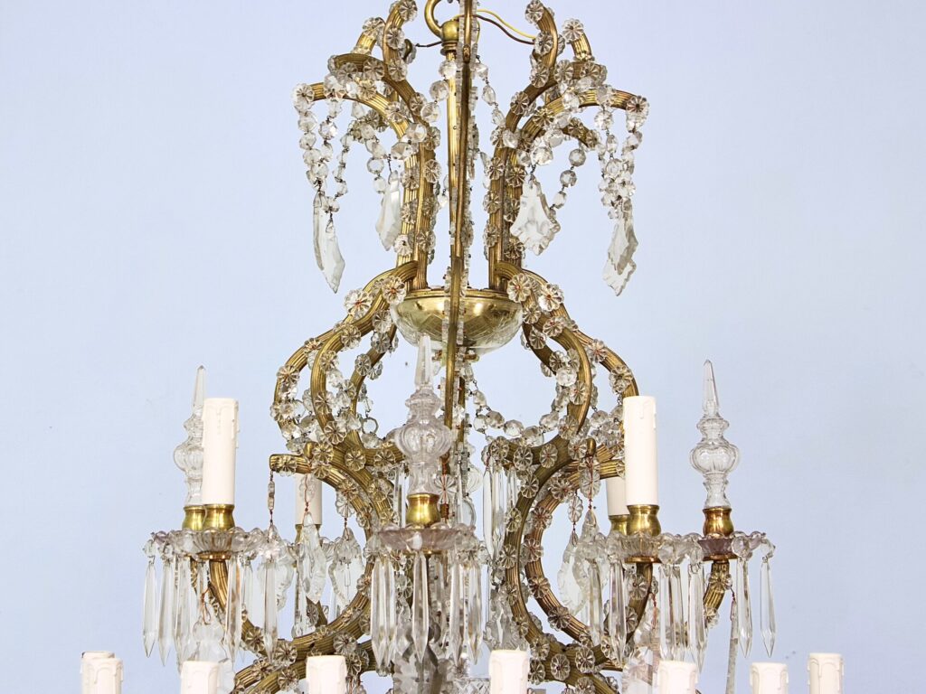 Антикварна люстра