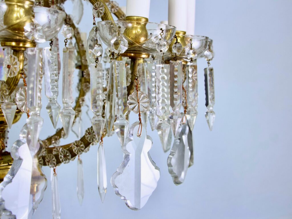 Антикварна люстра