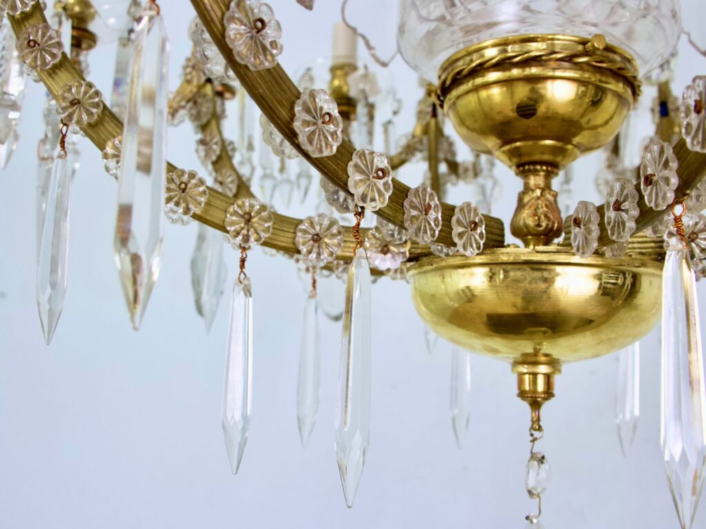 Антикварна люстра