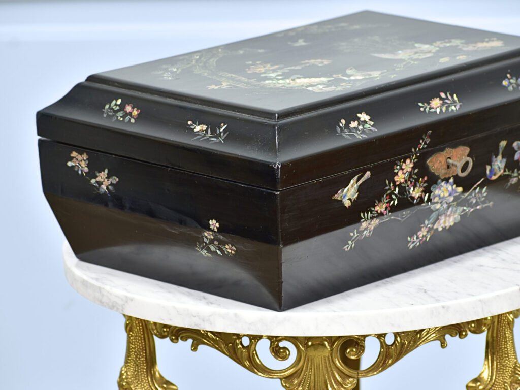 IMG_4497 – копія Антикварна шкатулка в східному стилі