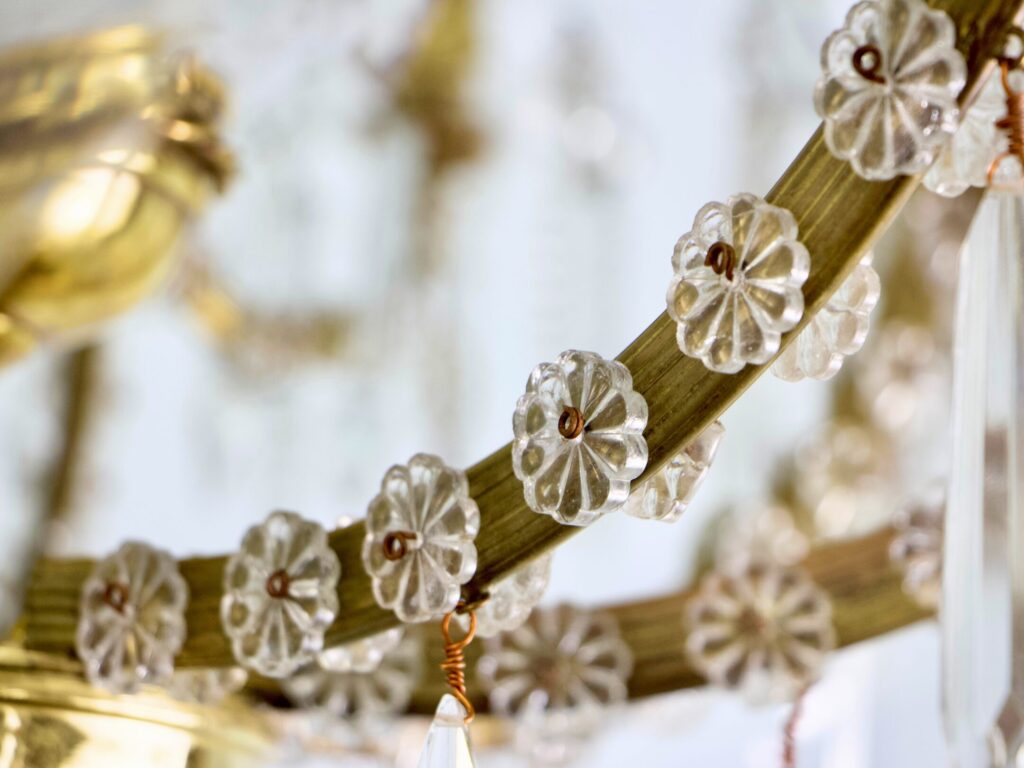 Антикварна люстра