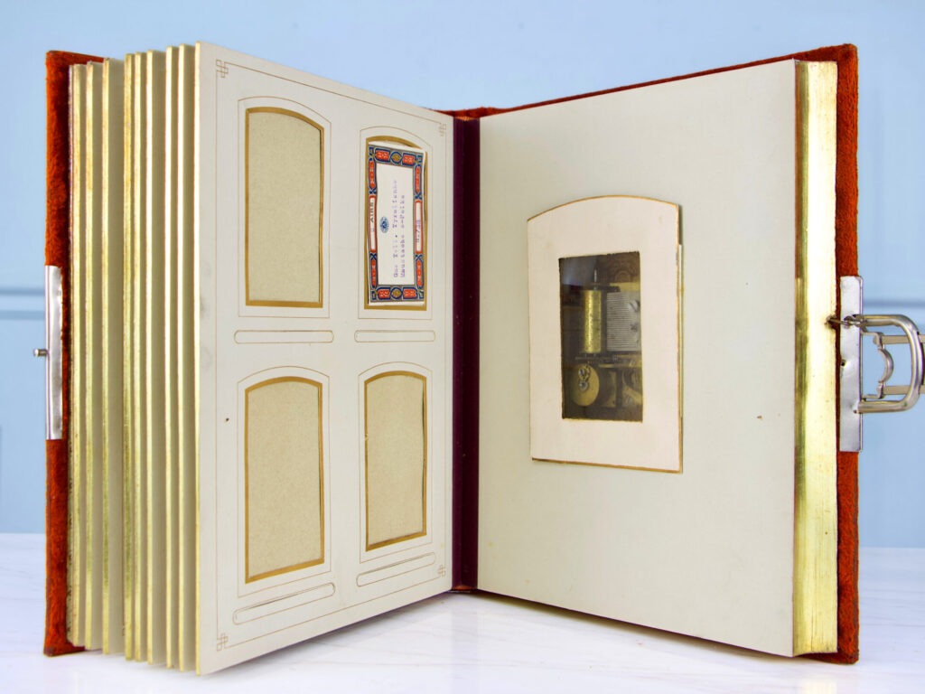 IMG_4527 Антикварний музичний фотоальбом