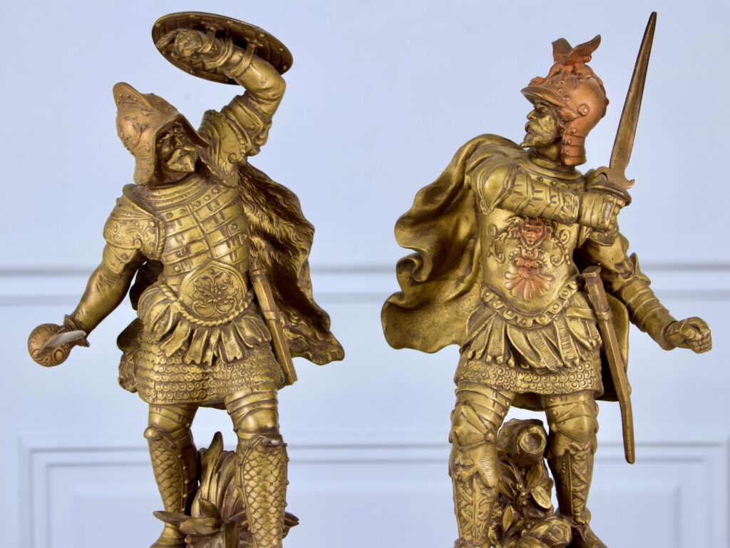 Пара антикварных скульптур «Воины на постаментах»