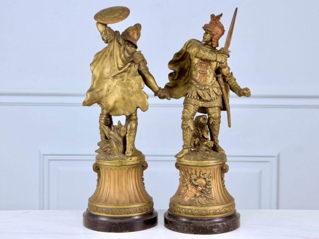 Пара антикварных скульптур «Воины на постаментах»