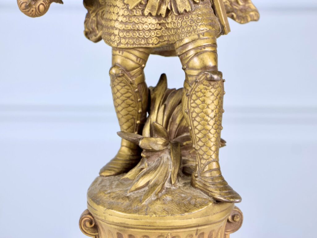 Пара антикварных скульптур «Воины на постаментах»