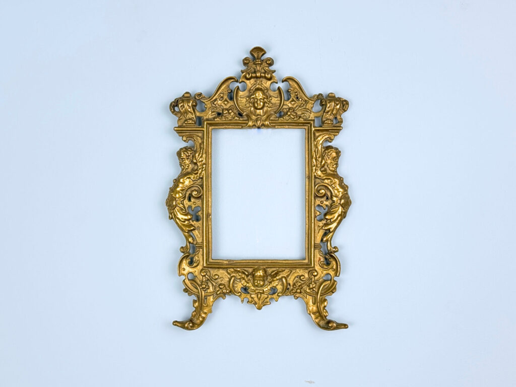 Антикварная рамка для фото