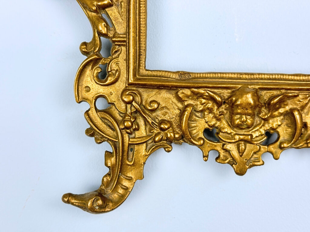 Антикварная рамка для фото