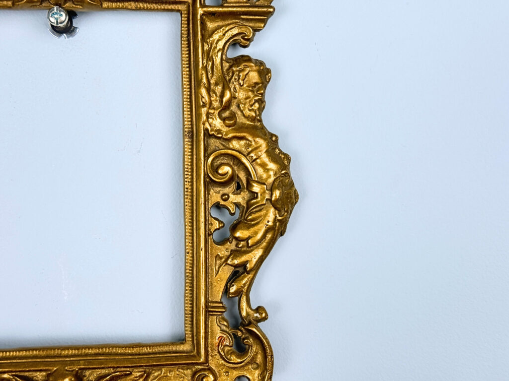 Антикварная рамка для фото