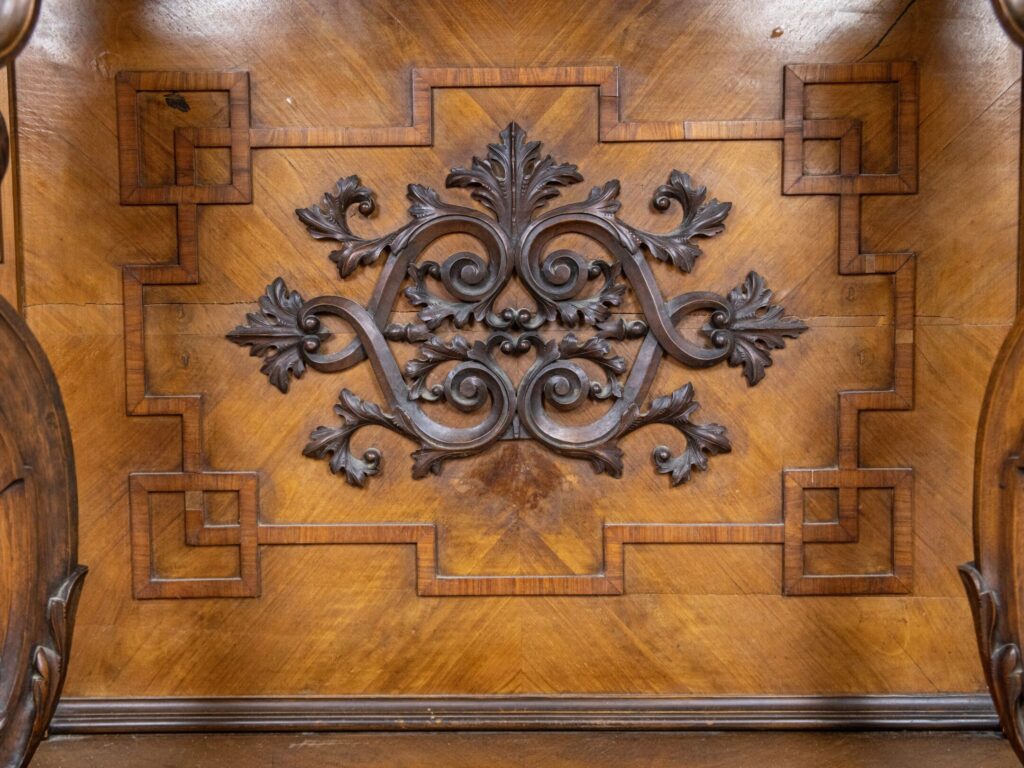 SAVE_20251119_220119 Консольний столик у стилі Людовика XV