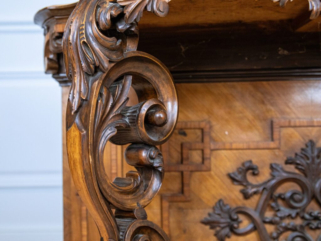 SAVE_20251119_220148 Консольний столик у стилі Людовика XV