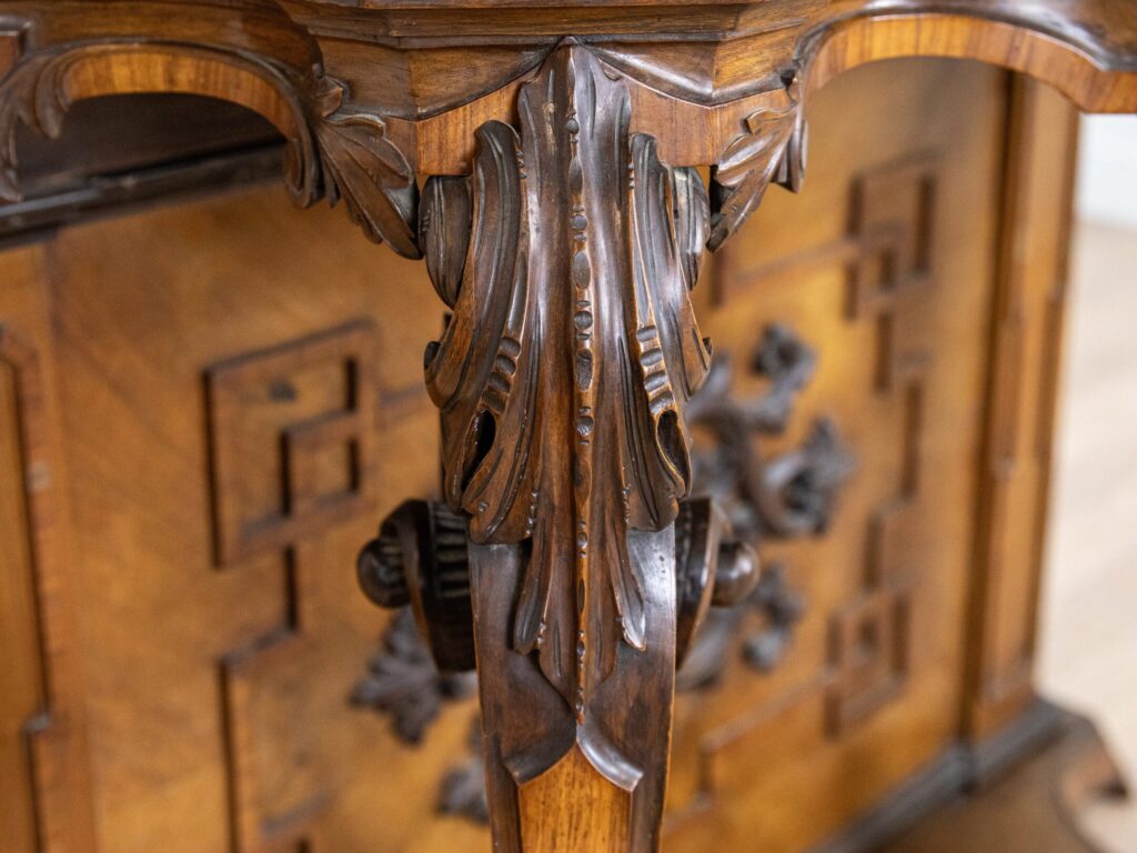 SAVE_20251119_220235 Консольний столик у стилі Людовика XV