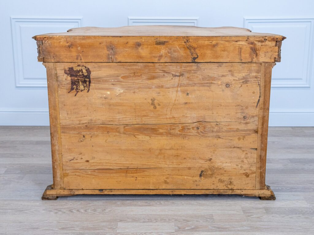 SAVE_20251119_220351 Консольний столик у стилі Людовика XV