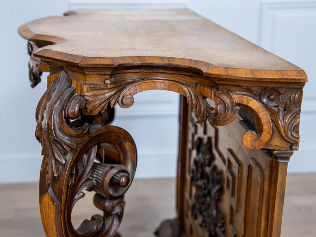 SAVE_20251119_220419 Консольний столик у стилі Людовика XV