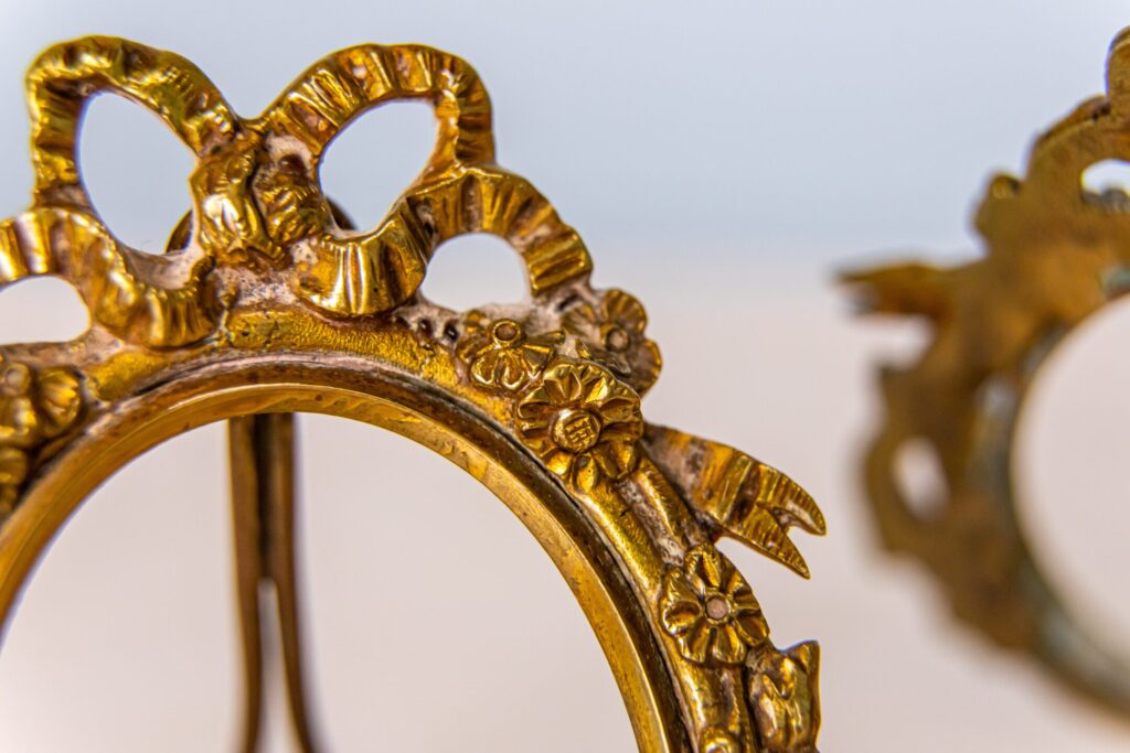 SAVE_20251123_183758 Антикварні настільні рамки для фотографій