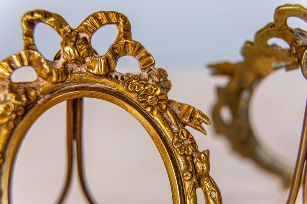 SAVE_20251123_183827 Антикварні настільні рамки для фотографій