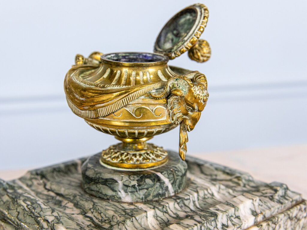 Антикварная бронзовая чернильница