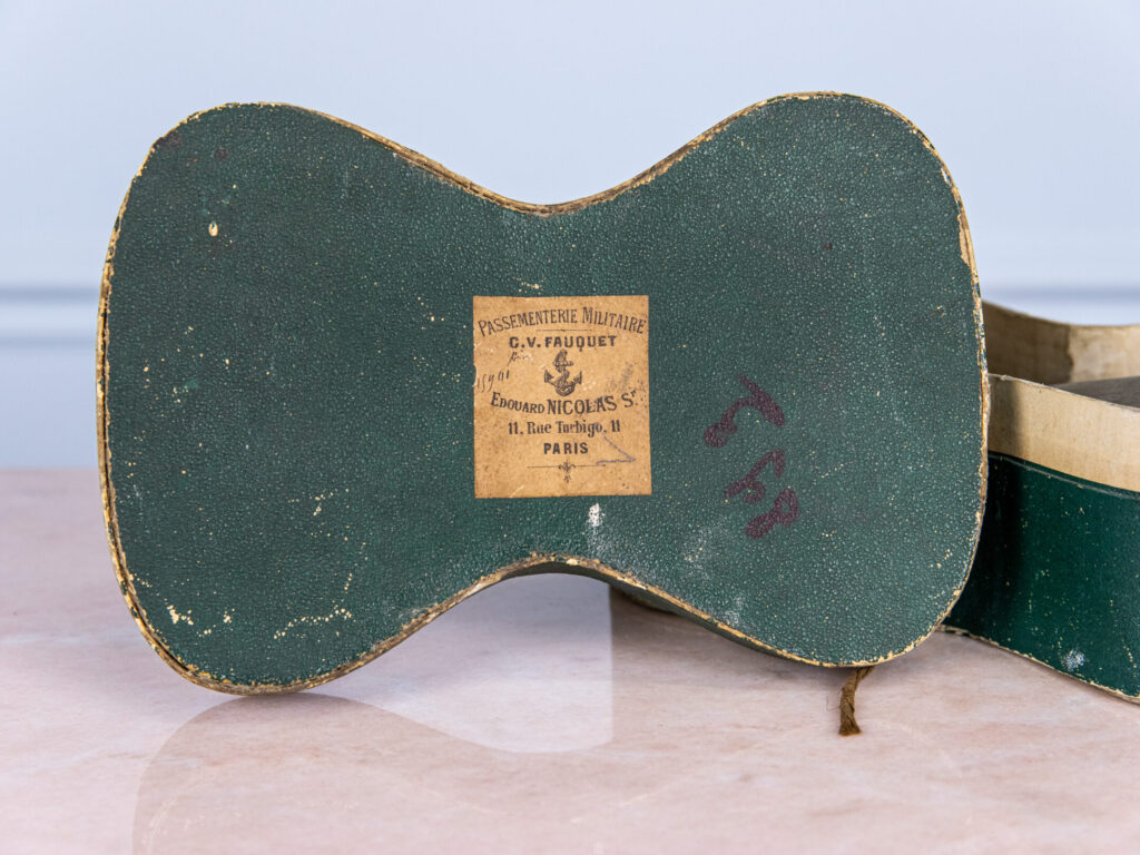 Антикварні еполети морського офіцера