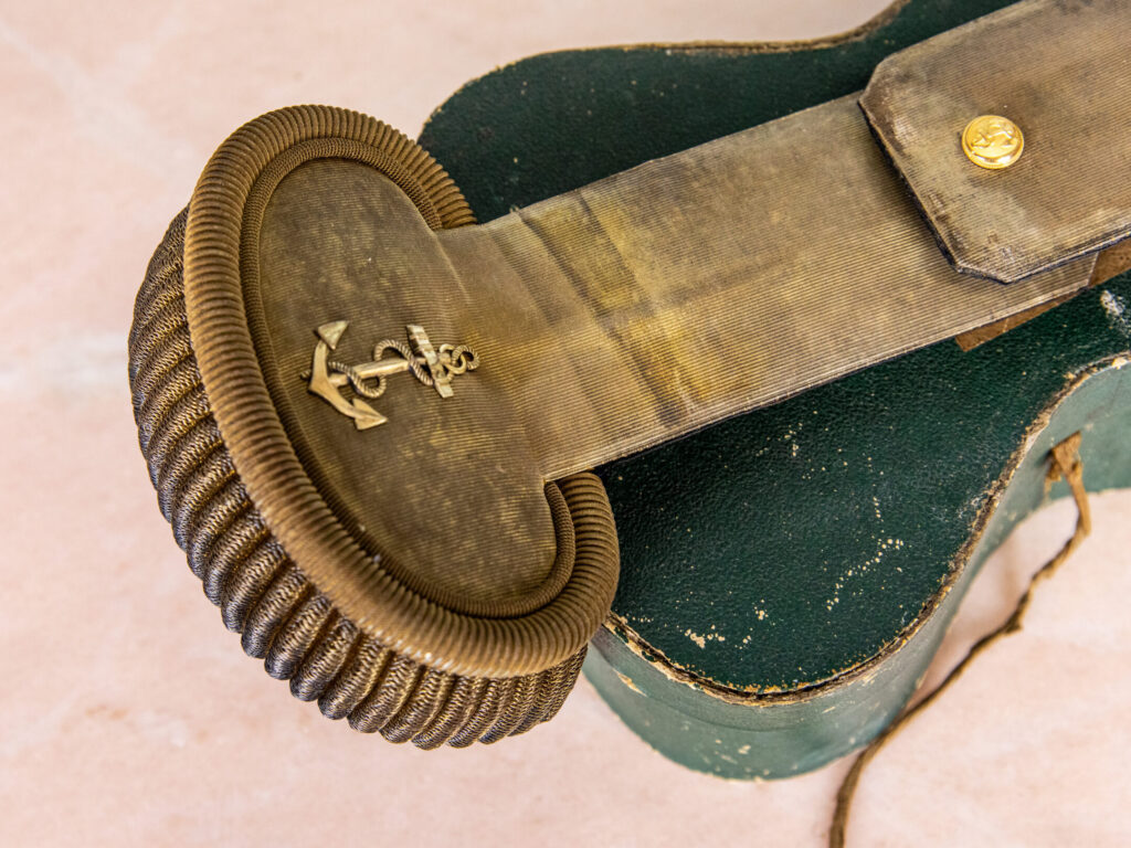 Антикварні еполети морського офіцера