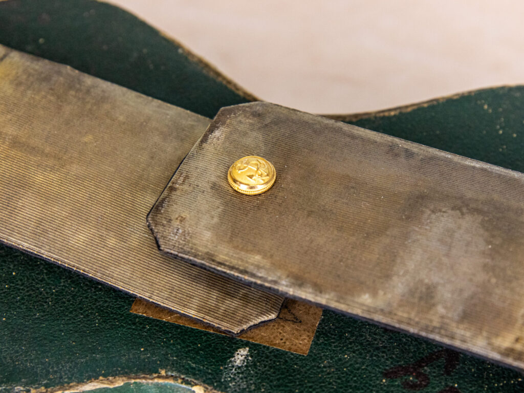 Антикварні еполети морського офіцера