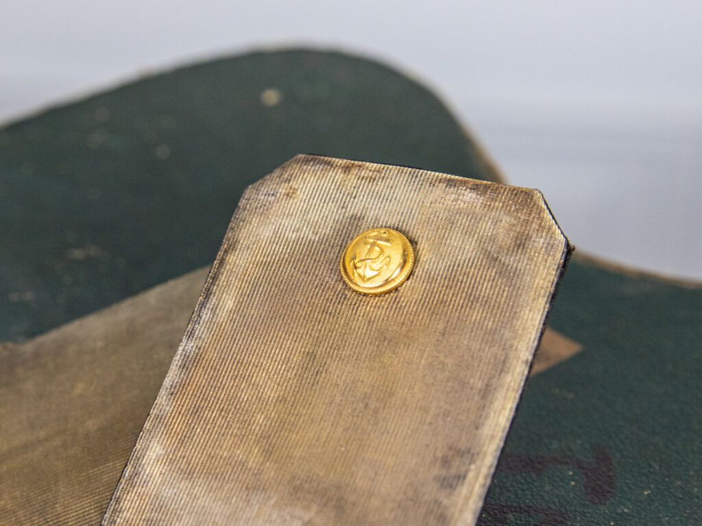 Антикварні еполети морського офіцера