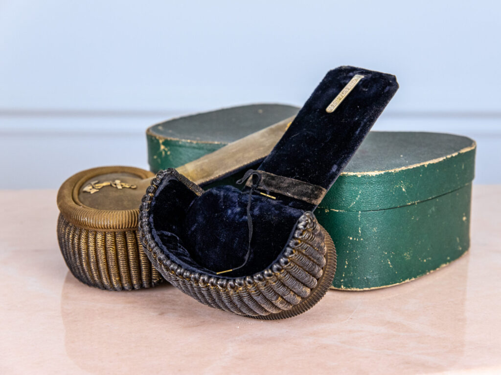 Антикварні еполети морського офіцера