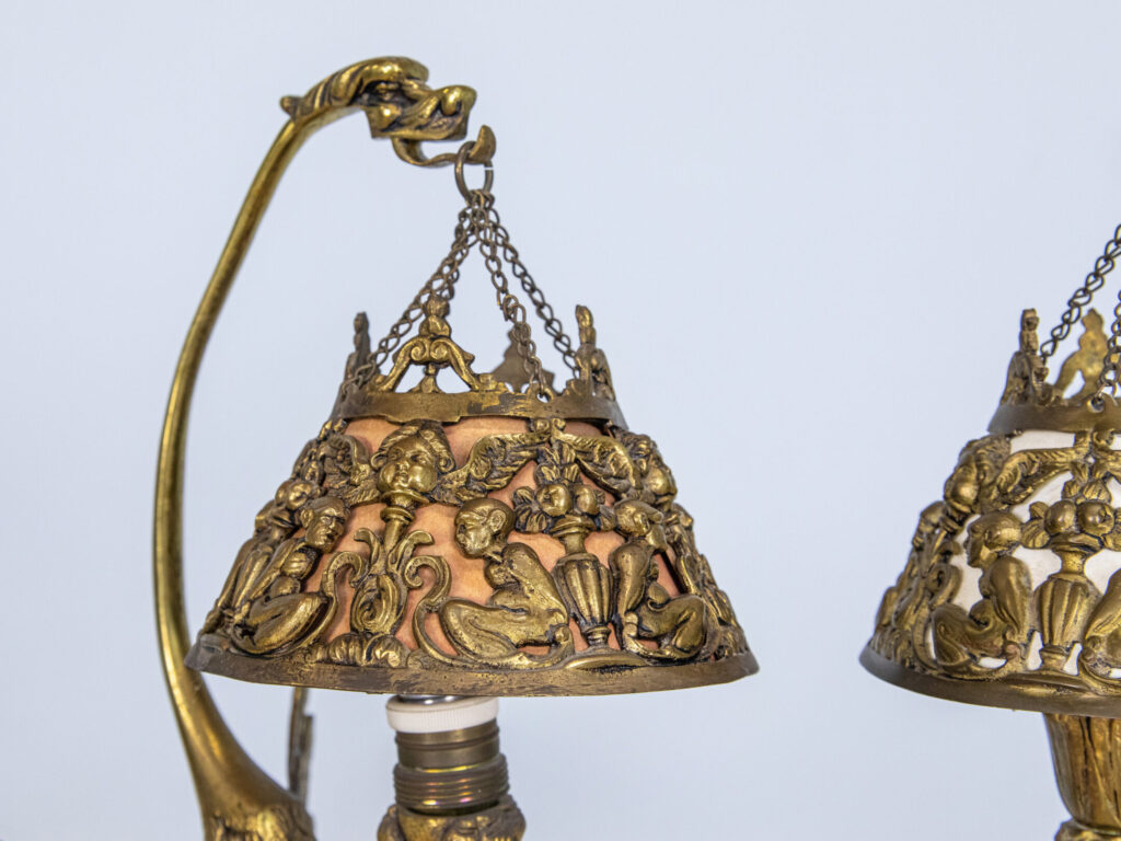 Антикварні настільні лампи в стилі Ар-нуво