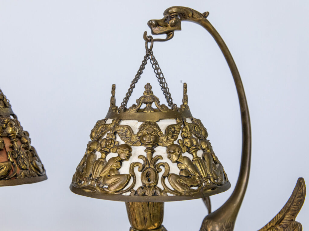 Антикварні настільні лампи в стилі Ар-нуво