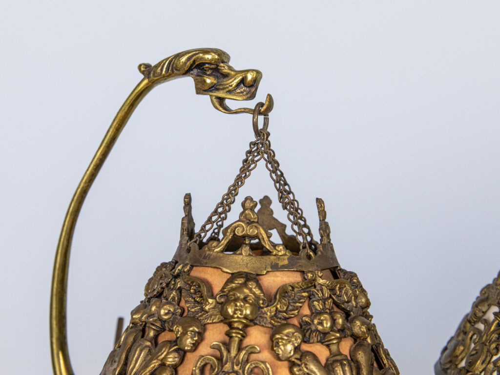 Антикварні настільні лампи в стилі Ар-нуво