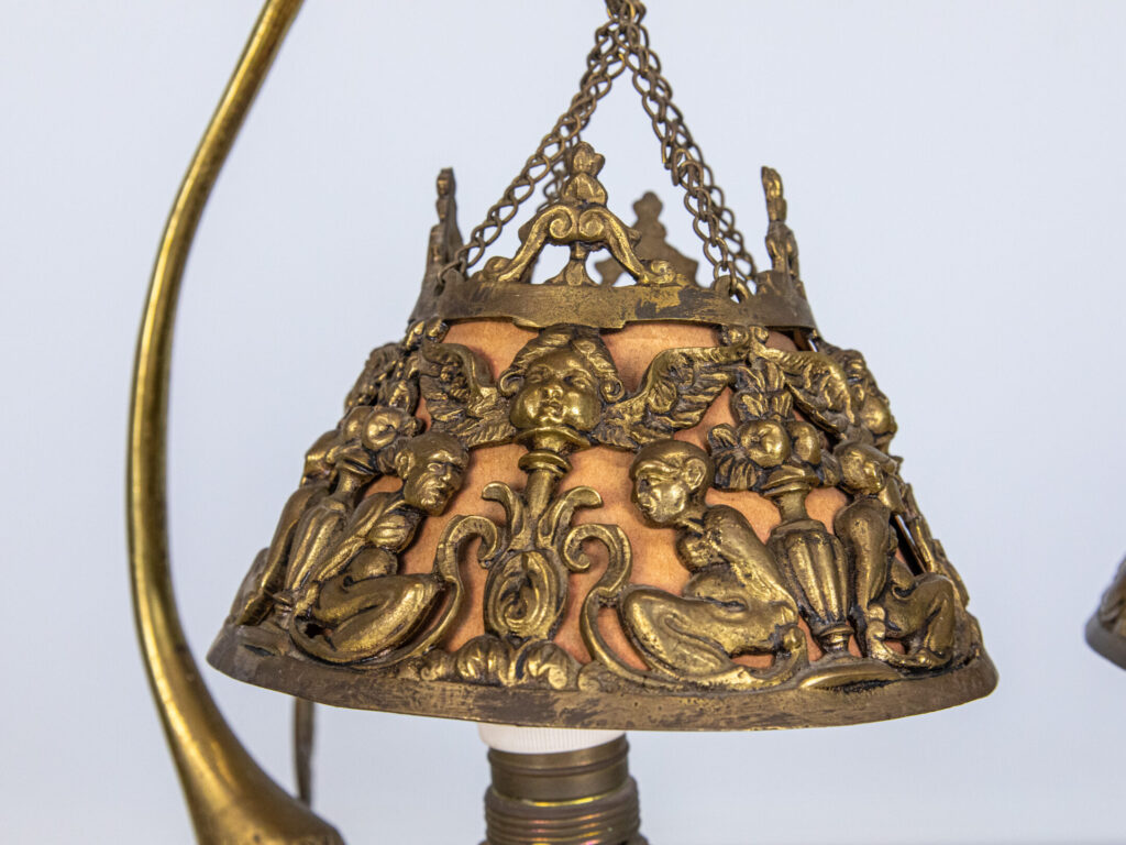 Антикварні настільні лампи в стилі Ар-нуво