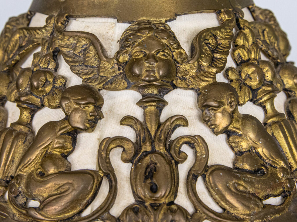 Антикварні настільні лампи в стилі Ар-нуво