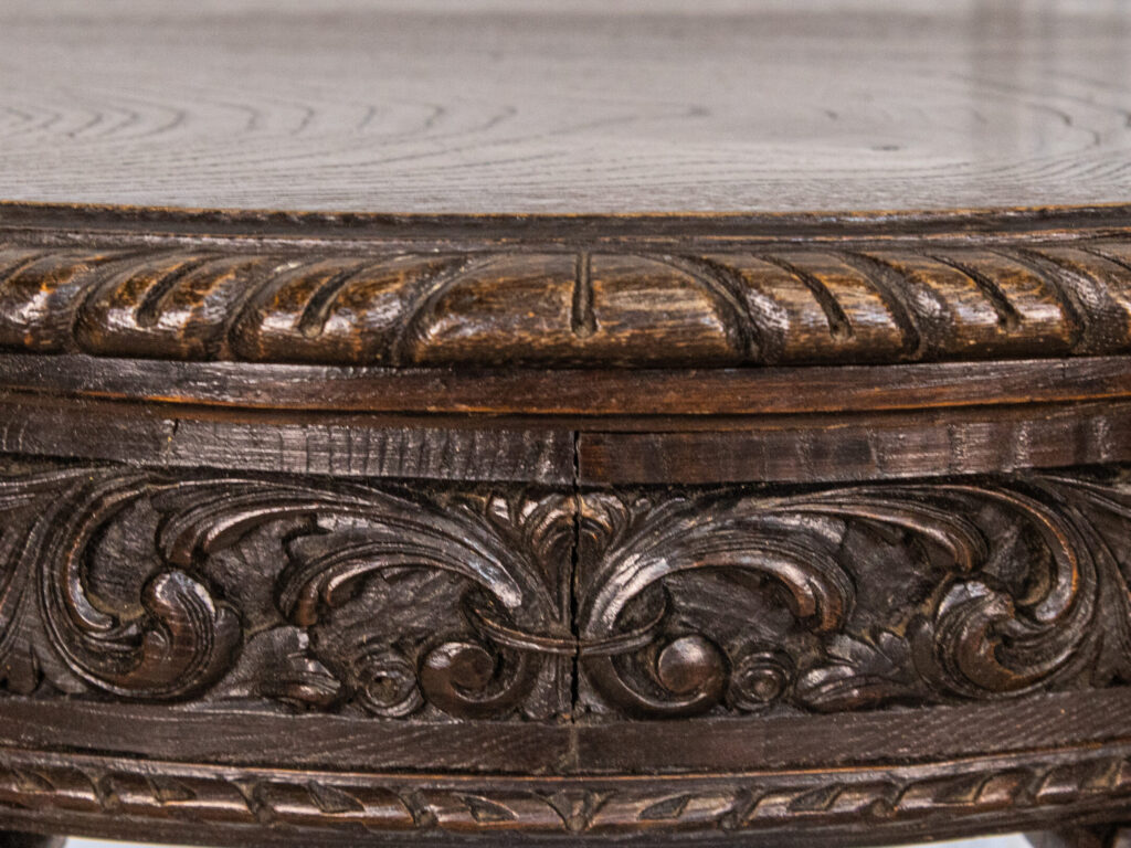 Антикварні консольні столики