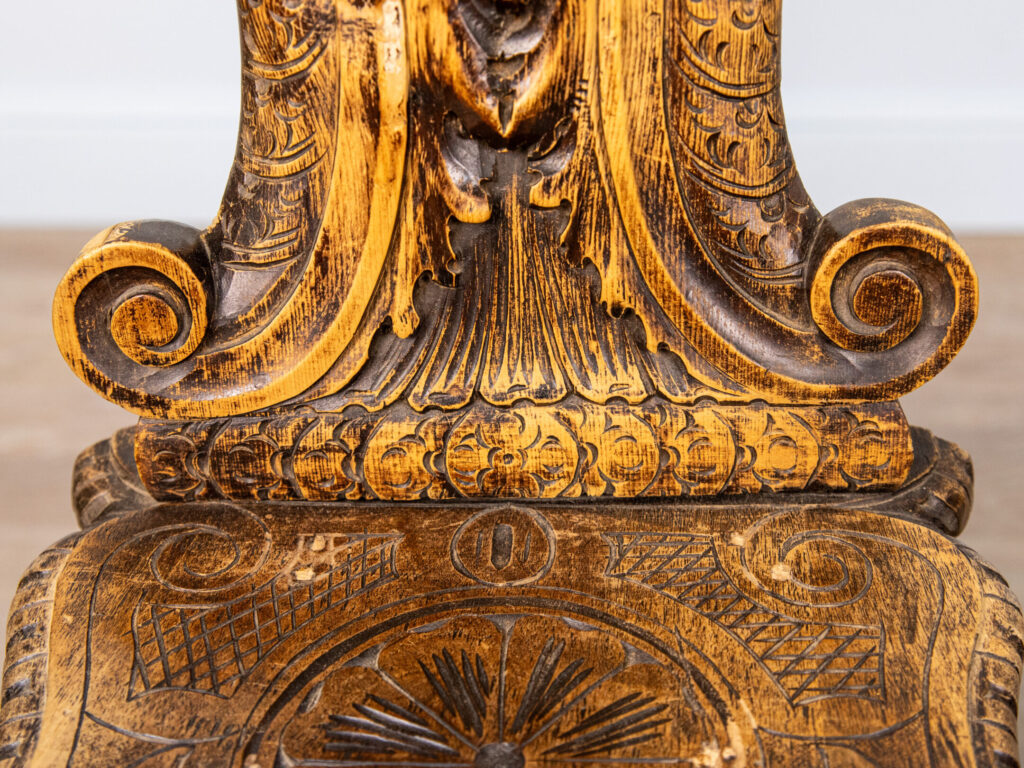 BN4A9197 Антикварні стільці Sgabello