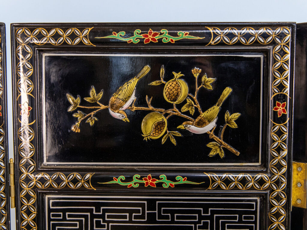 BN4A9234 Вінтажна ширма з інкрустацією в стилі Шинуазрі