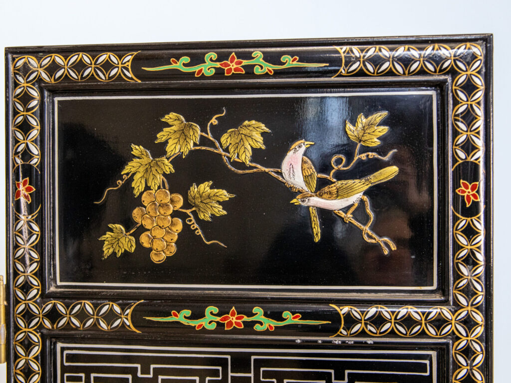 BN4A9238 Вінтажна ширма з інкрустацією в стилі Шинуазрі