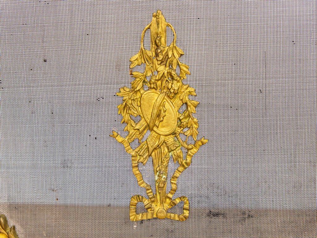 BN4A9298 Антикварний камінний екран у стилі Рококо