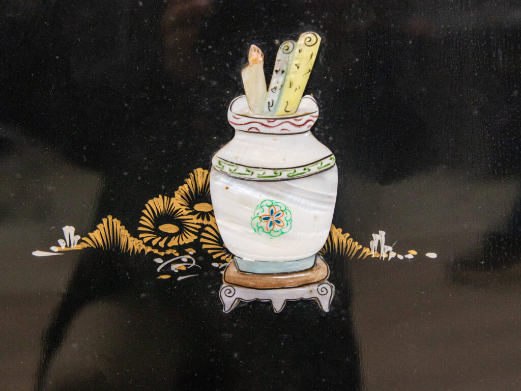 Вінтажна ширма з інкрустацією в стилі Шинуазрі