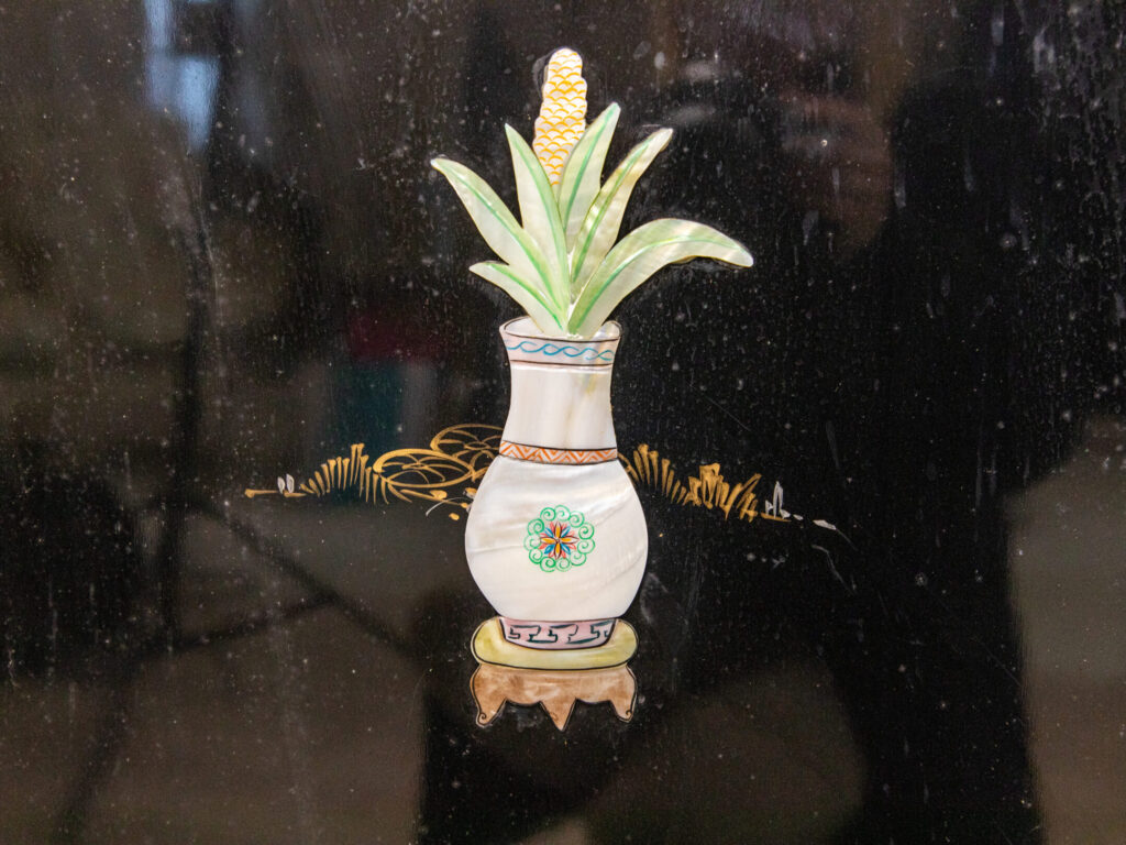 Вінтажна ширма з інкрустацією в стилі Шинуазрі