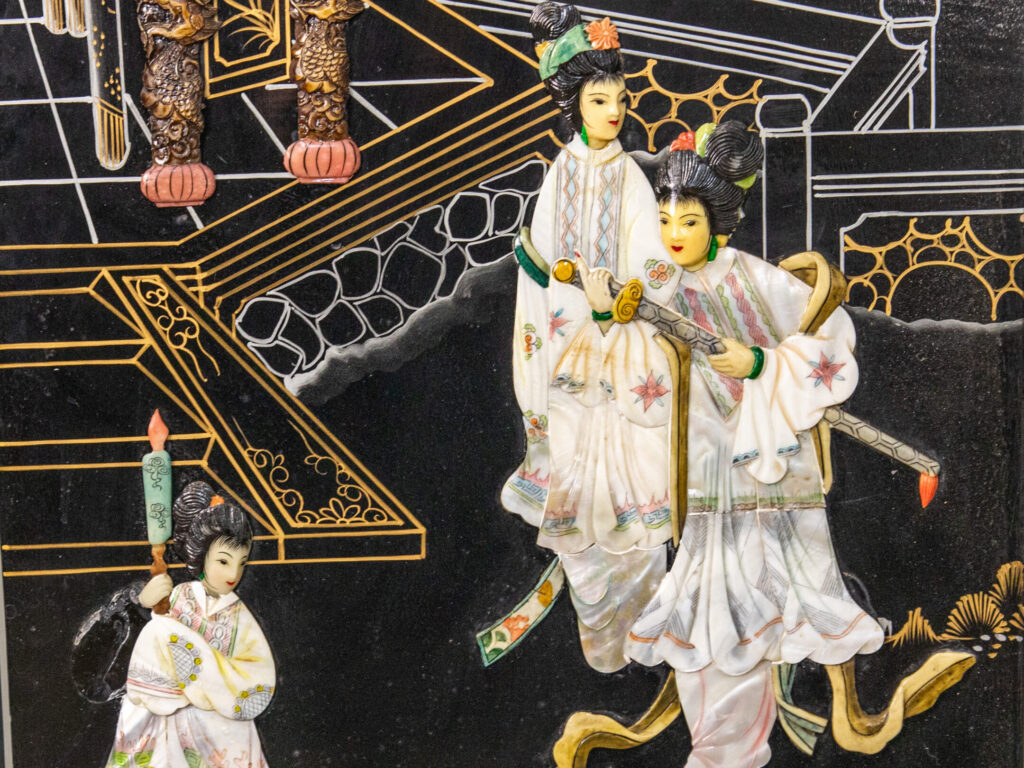 Вінтажна ширма з інкрустацією в стилі Шинуазрі