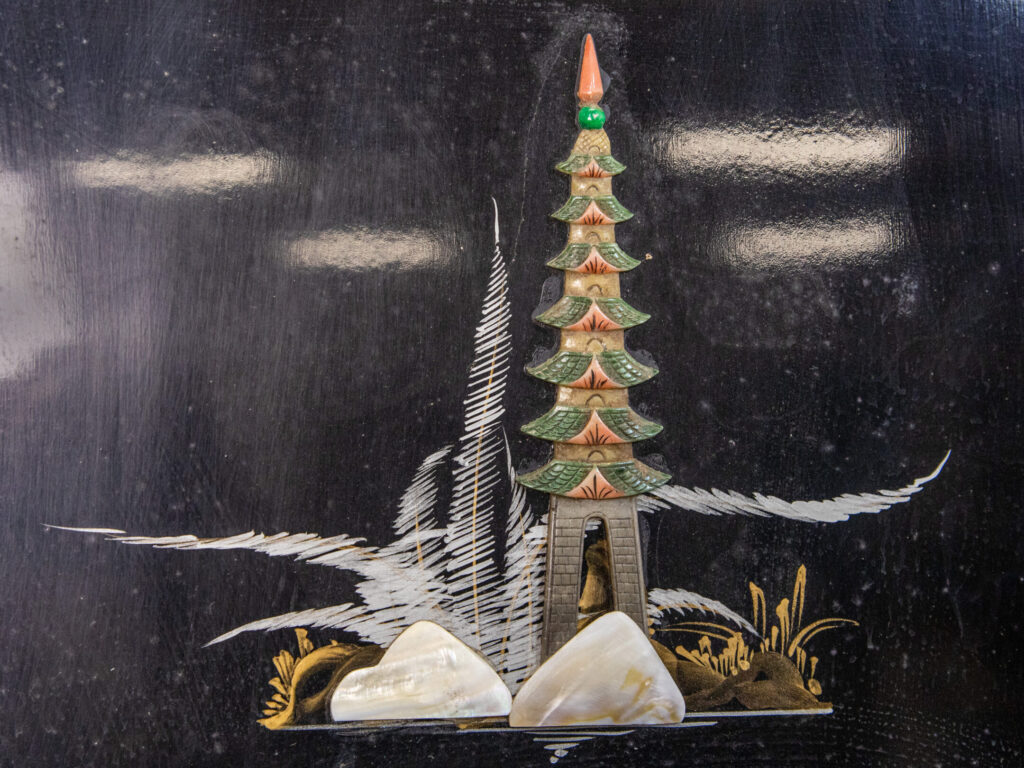 Вінтажна ширма з інкрустацією в стилі Шинуазрі