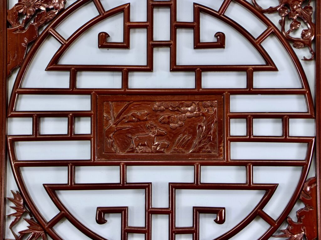 Декоративні різьблені панно