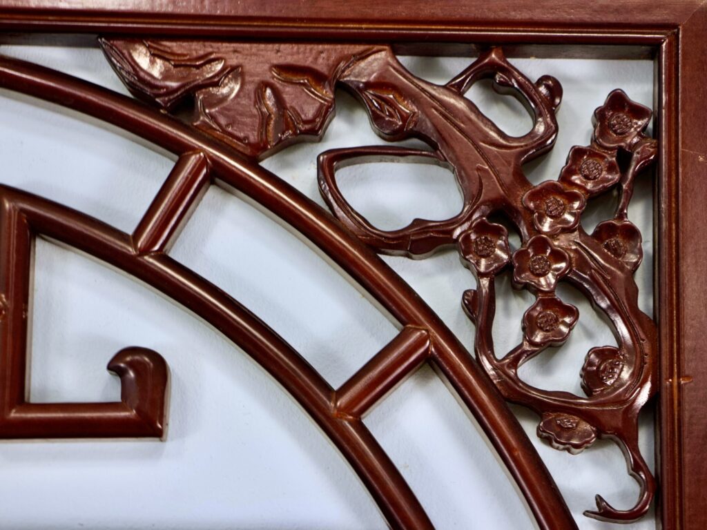 Декоративні різьблені панно