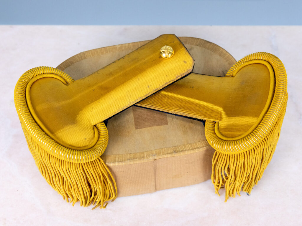 Еполети офіцера французької армії