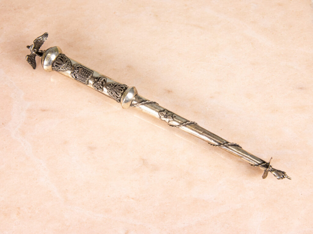 IMG_20251201_212653_181 Антикварна срібна указка (яд) для читання Тори